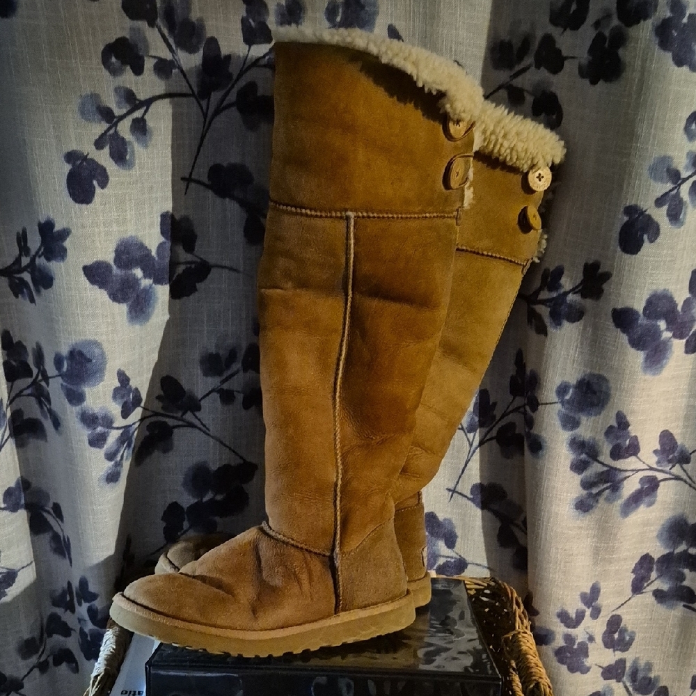 Women's Tan Shearling Boots